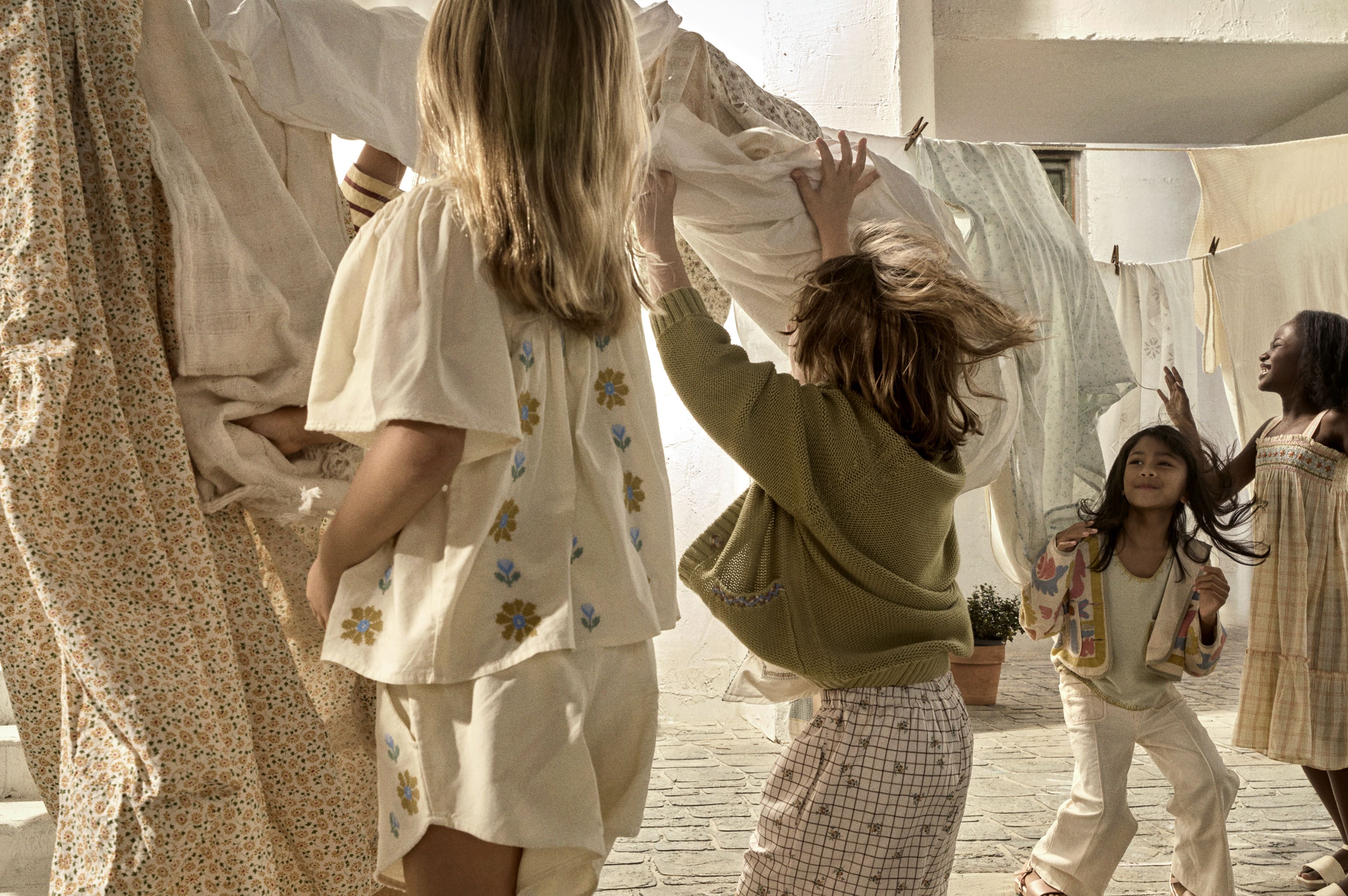 자라, S/S 시즌 프리미엄 라인 ‘스튜디오 컬렉션’ 공개 1247-Image